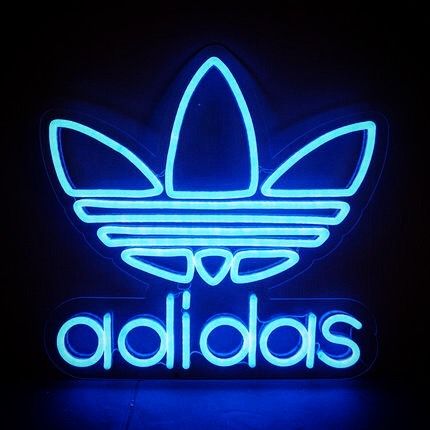 INSPIRADO EN ADIDAS